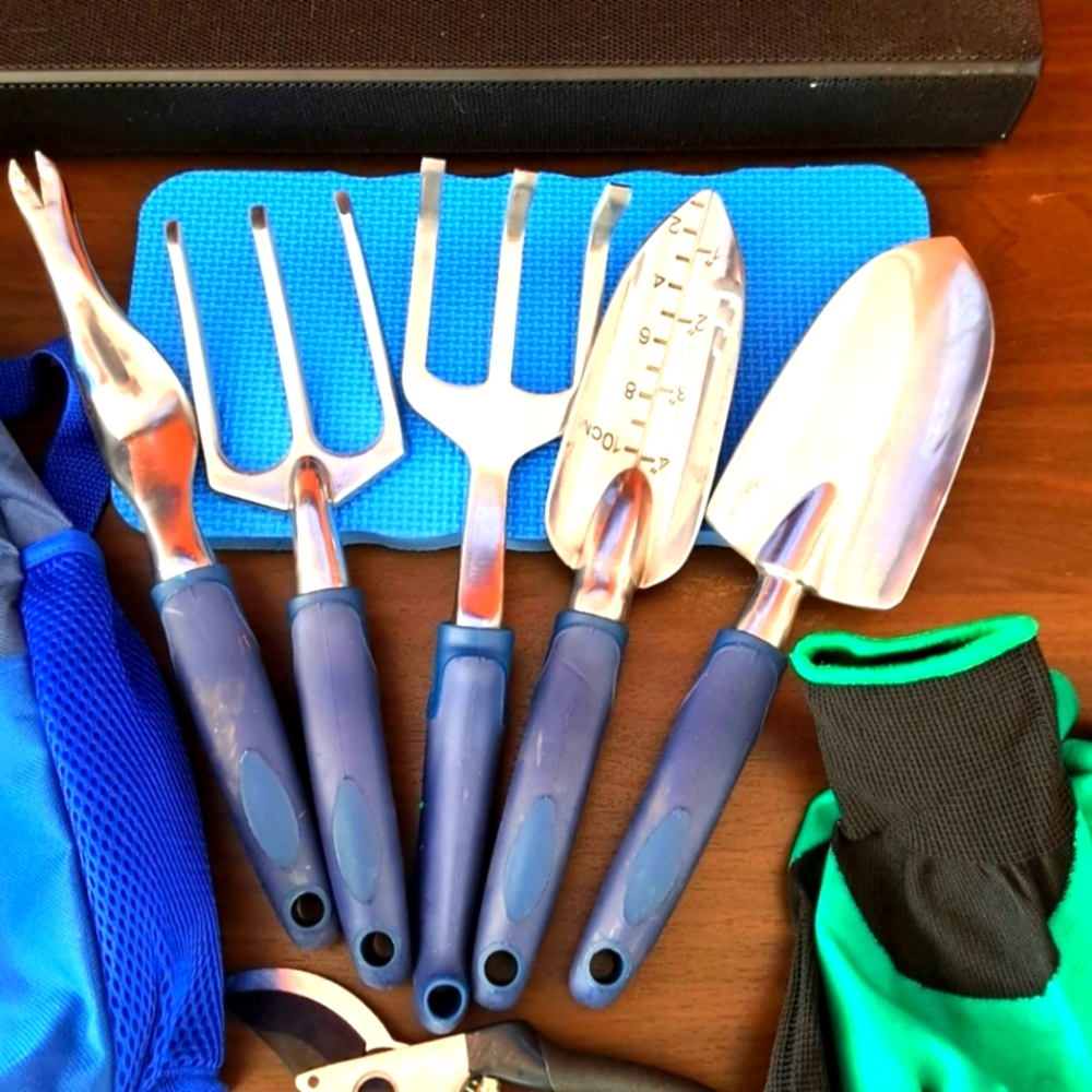 Gardening Tool & Storage Set - NIB